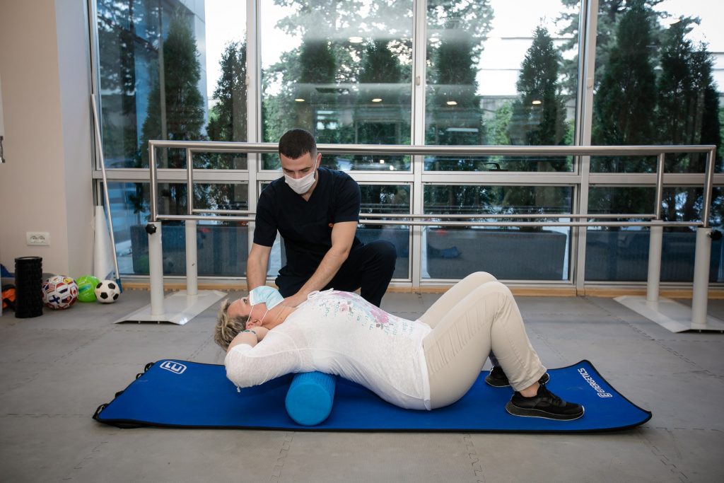 Fizioterapiste në Shtëpi – Shërbim Profesional dhe i Sigurt nga Expert Physiotherapy